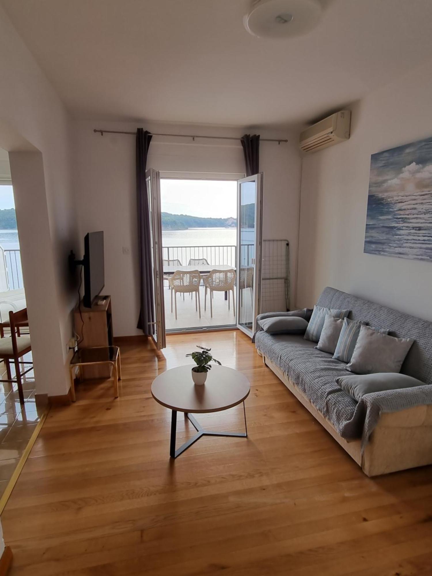 Villa Suzana Supetarska Draga Buitenkant foto