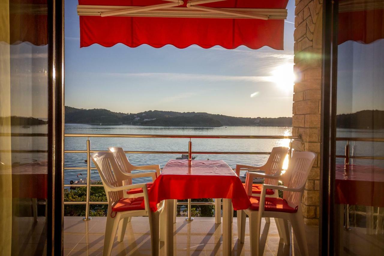 Villa Suzana Supetarska Draga Buitenkant foto